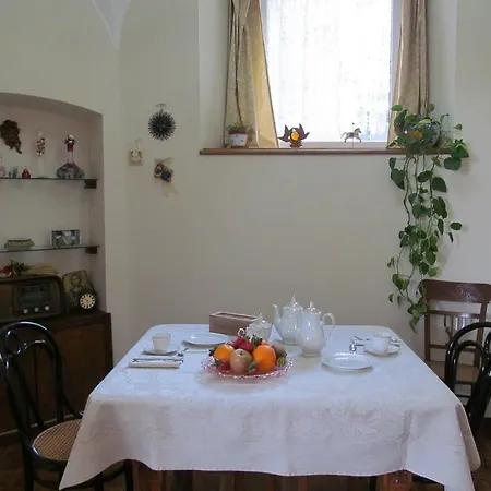Alojamento de Acomodação e Pequeno-almoço Al Centro Storico 21 *