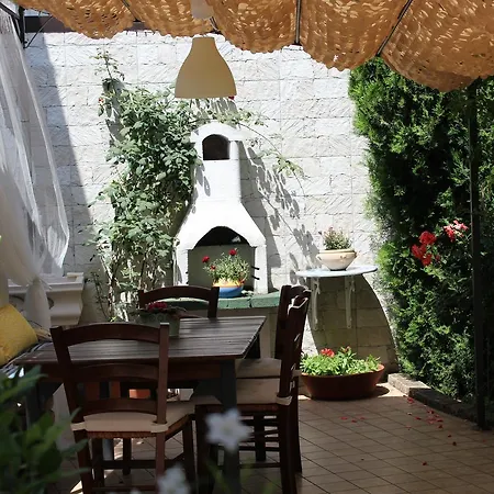 Alojamento de Acomodação e Pequeno-almoço Al Centro Storico 21 *